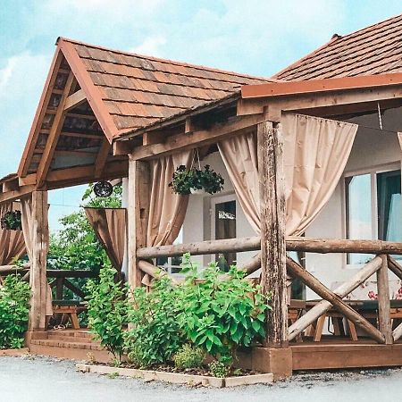 Villa Lukash Yanoshi Esterno foto